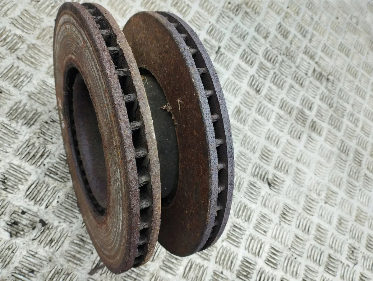 Disque de frein avant Volvo V60 2012 AMD87649