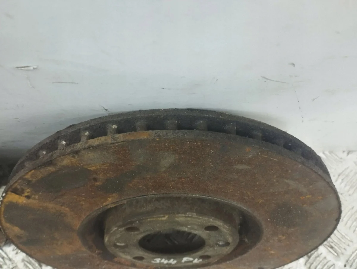 Disque de frein avant Citroen DS4 2012 AMD108973