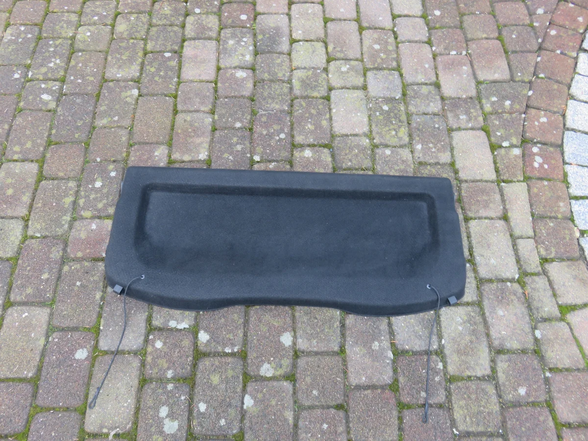 Toyota Yaris 4 2020-24 plage arrière OEM 64330-0D640