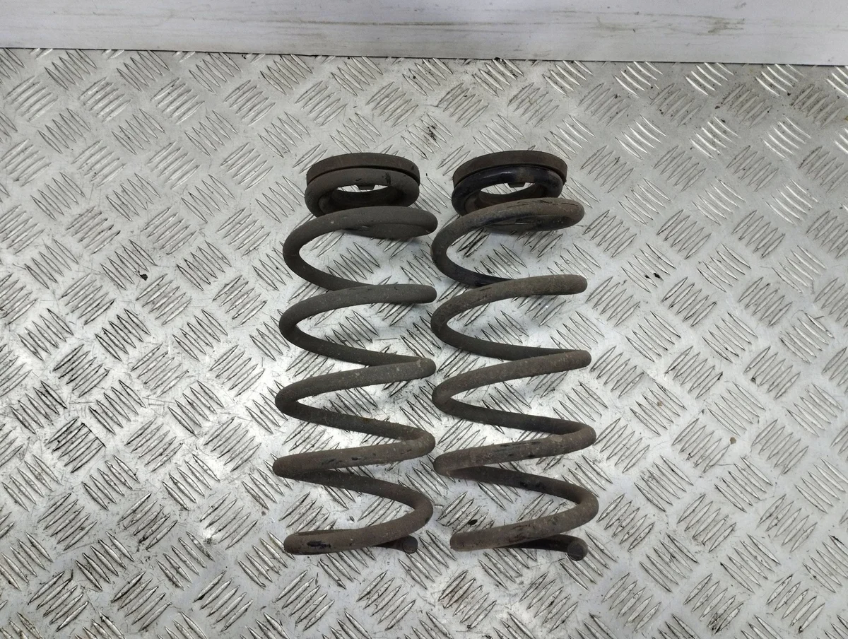 Toyota Avensis T270 Feder Hinten AMD93256 image 4