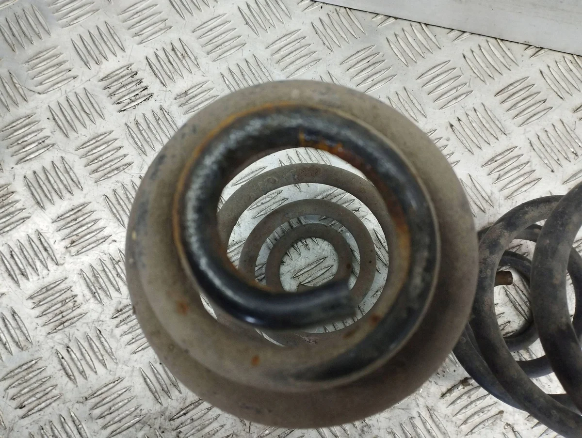 VW Passat B5 1997 Hinterradfeder - gebraucht image 3