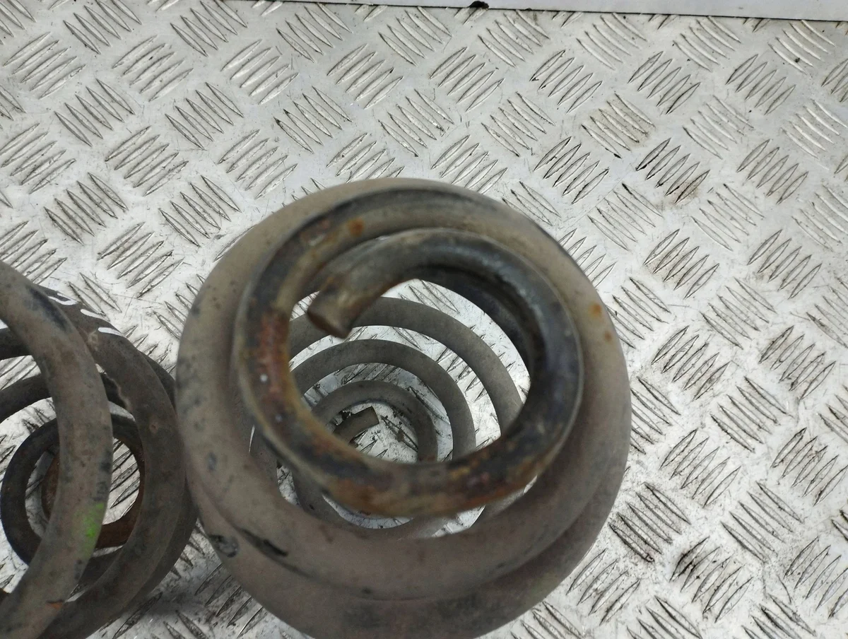 VW Passat B5 1997 Hinterradfeder - gebraucht image 6