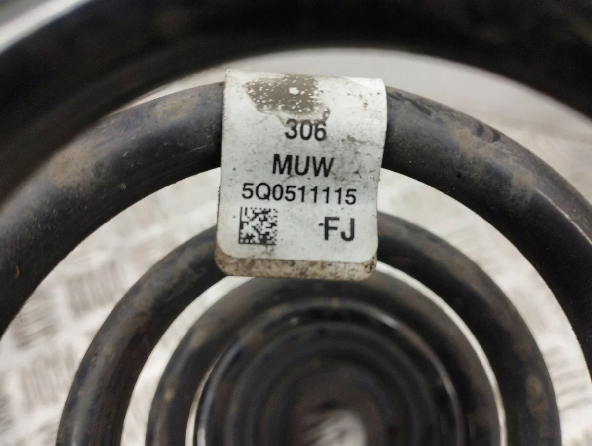 Takajousi Audi A3 8Y 2021 5Q0511115