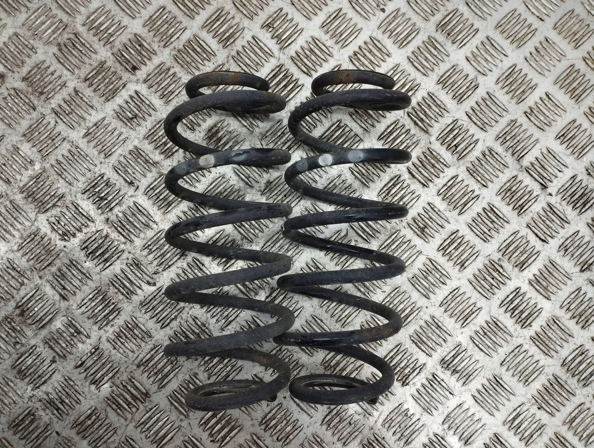 Toyota Auris Rear Spring 2012 AMD87189 image 5