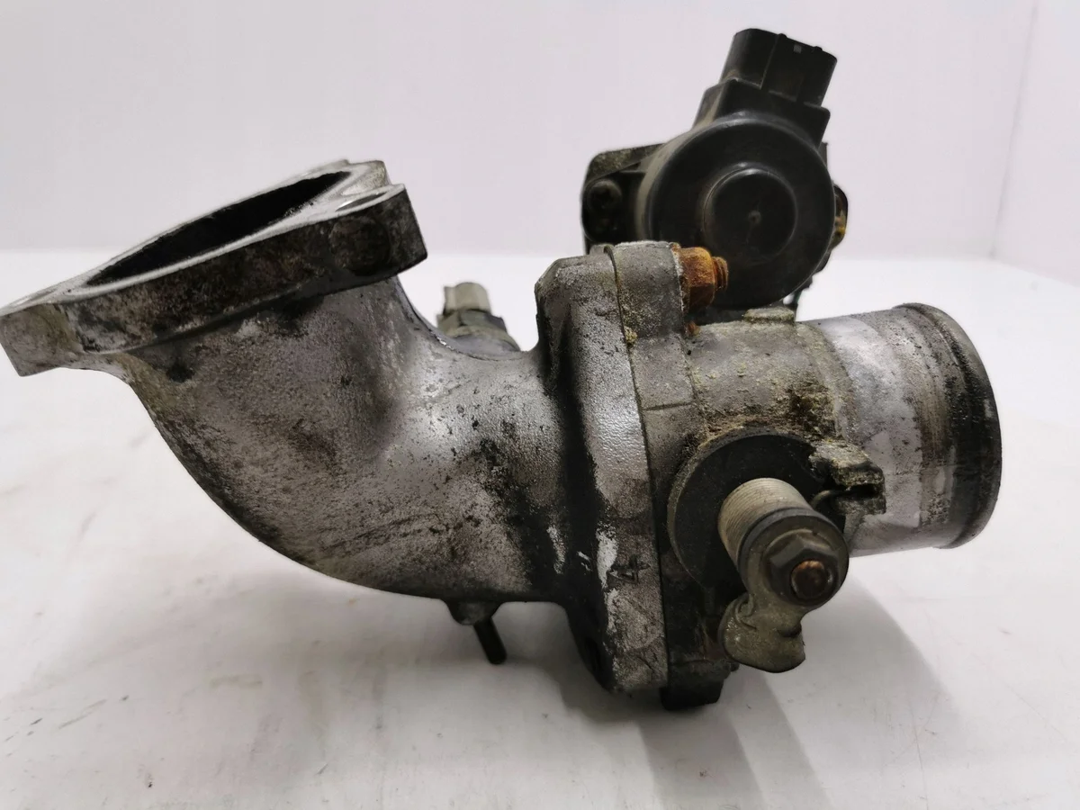 Toyota Corolla Verso AR10 2005 Gaspedalställ image 6
