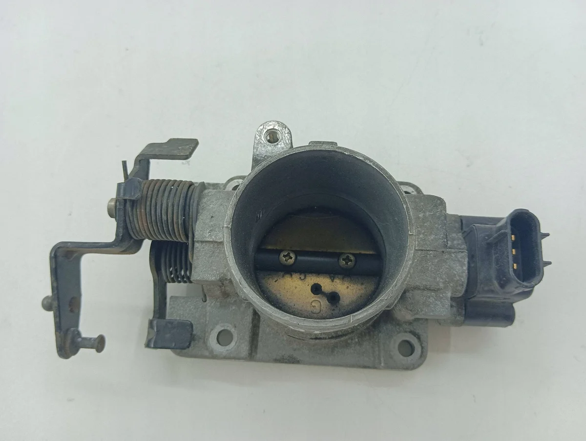Ford Mondeo MK II 1998 Throttle Body Valve BA8F08B