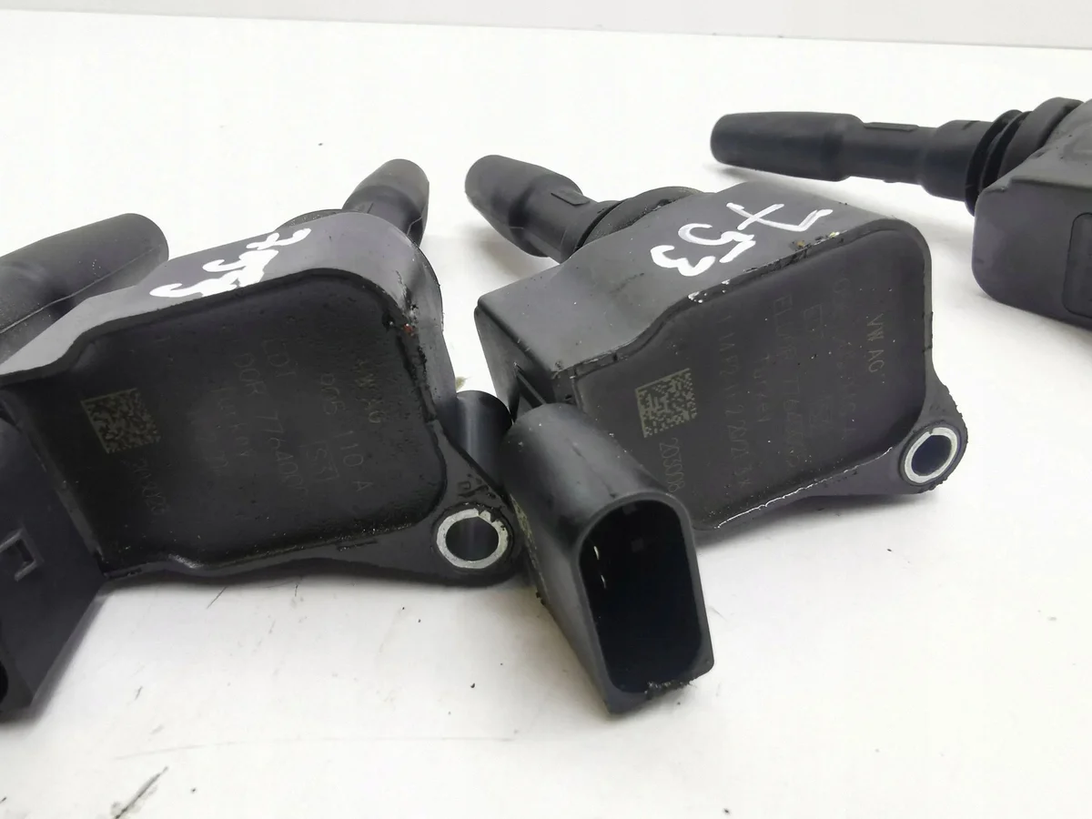 VW Golf CD1 Ignition Coil 05E905110A Used image 5