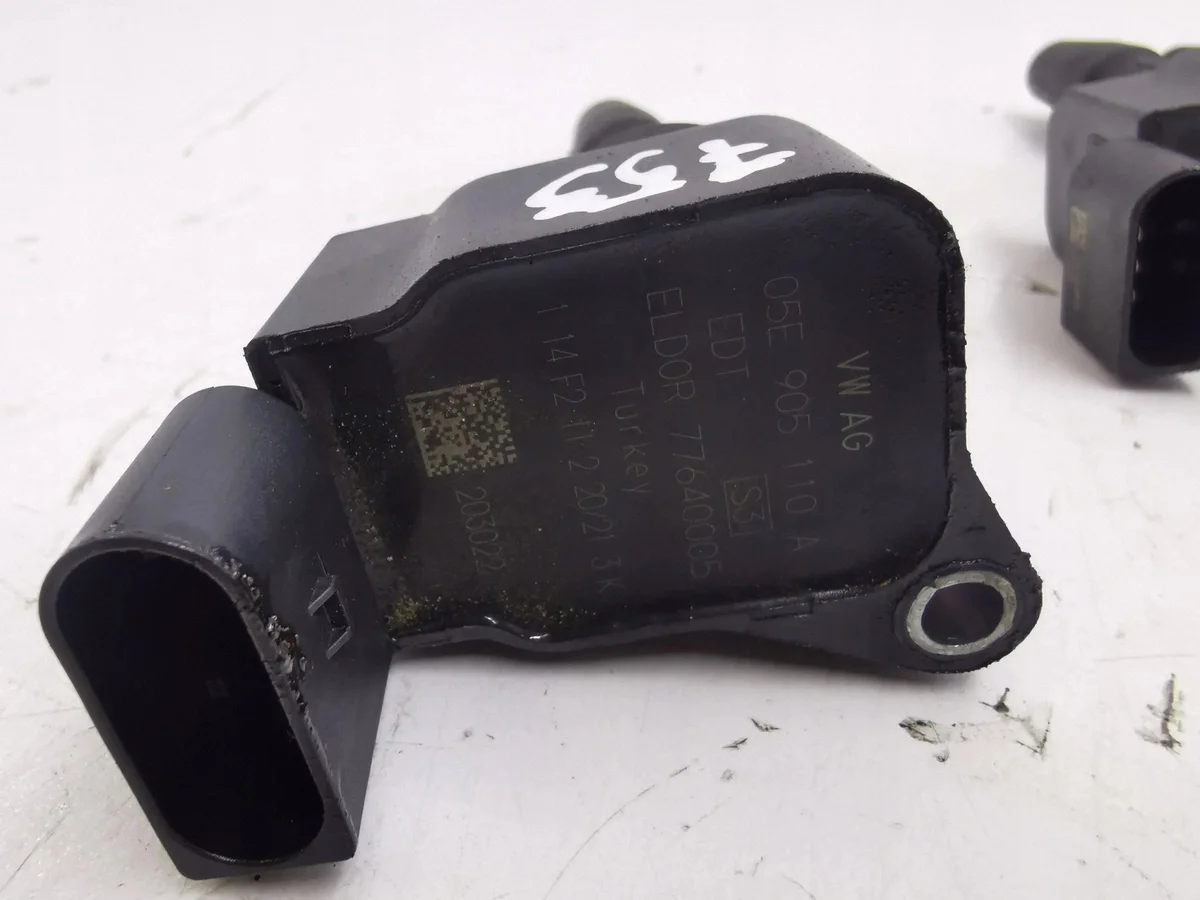 VW Golf CD1 Ignition Coil 05E905110A Used image 6