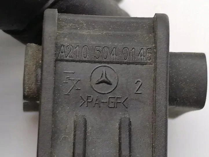 MERCEDES-BENZ Classe A W168 A2105040146 image 8