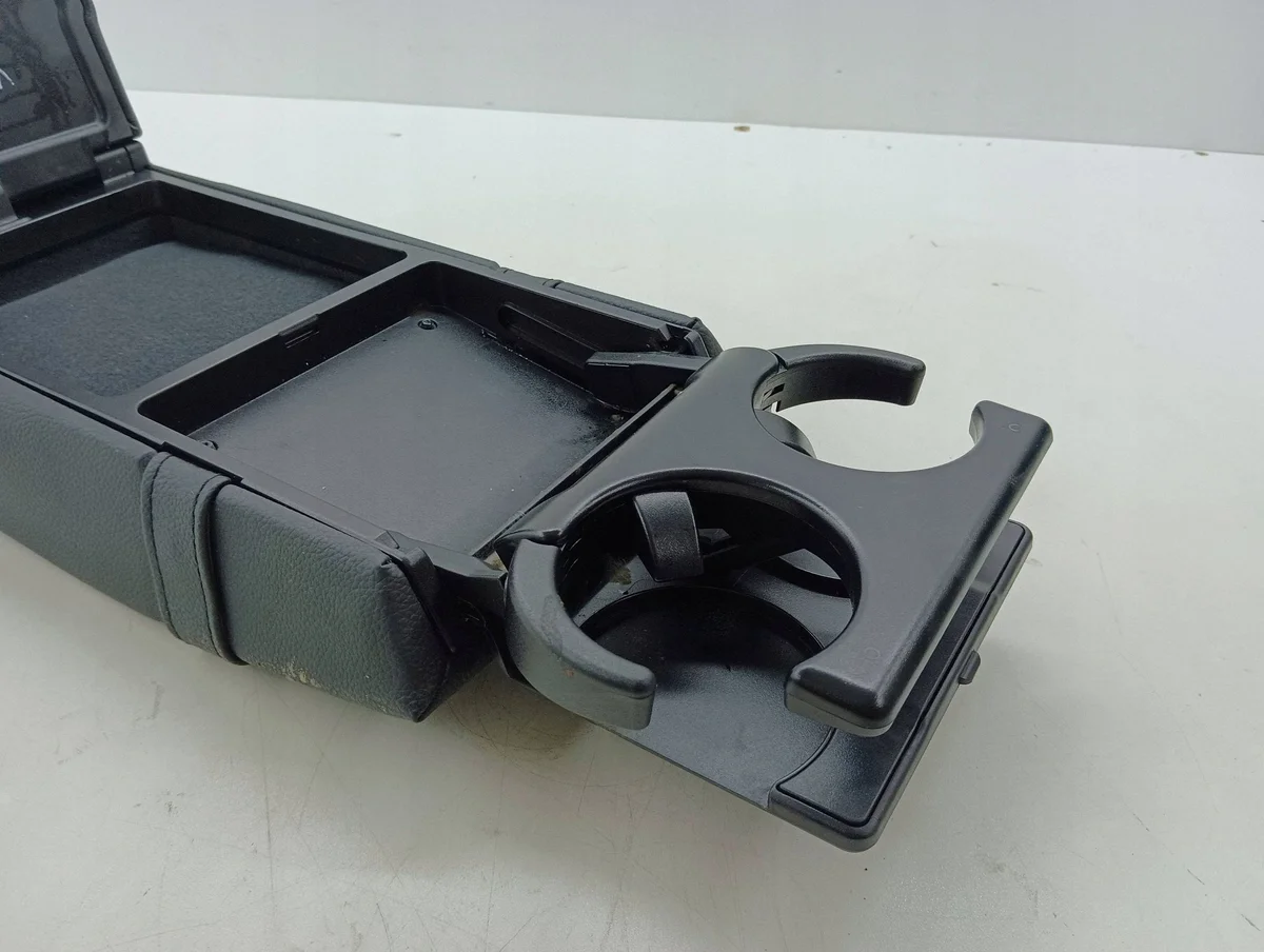 Reposabrazos Trasero Mercedes C W204 2008 image 4