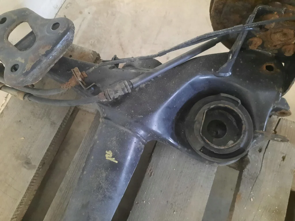 OPEL CORSA D 1.2MT Traverse Arrière image 8