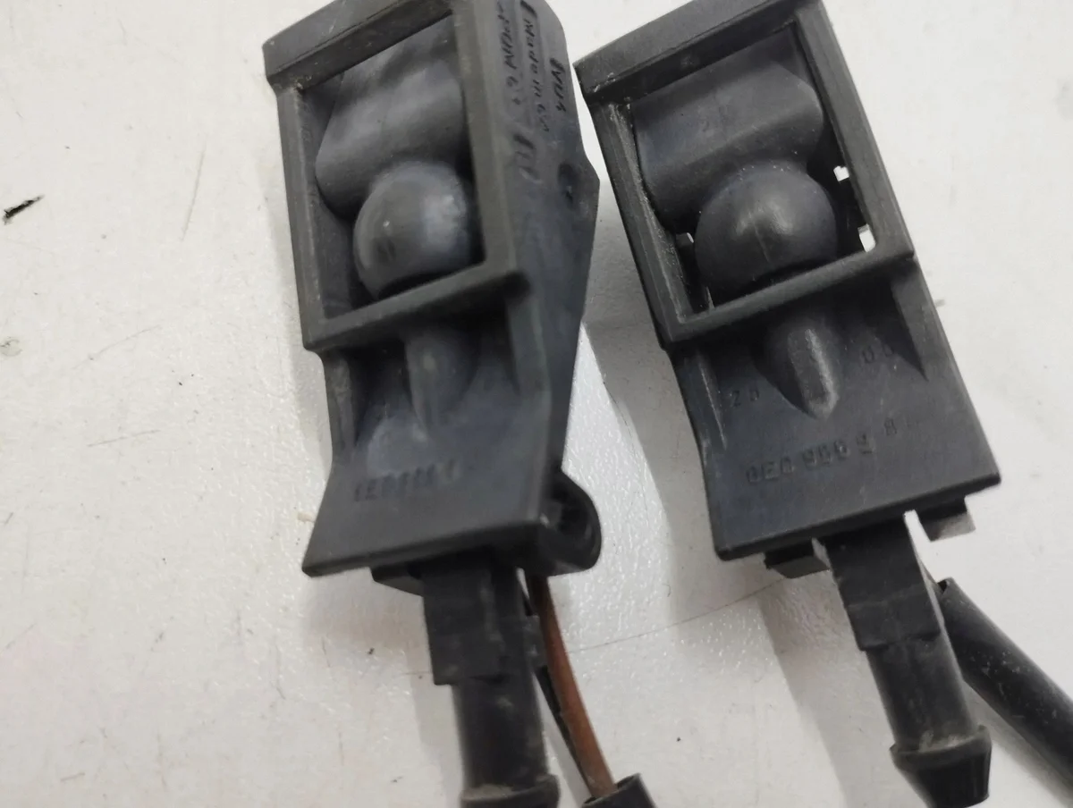Porsche Cayenne 9PA 2005 Buse Lave-Glace Avant image 3