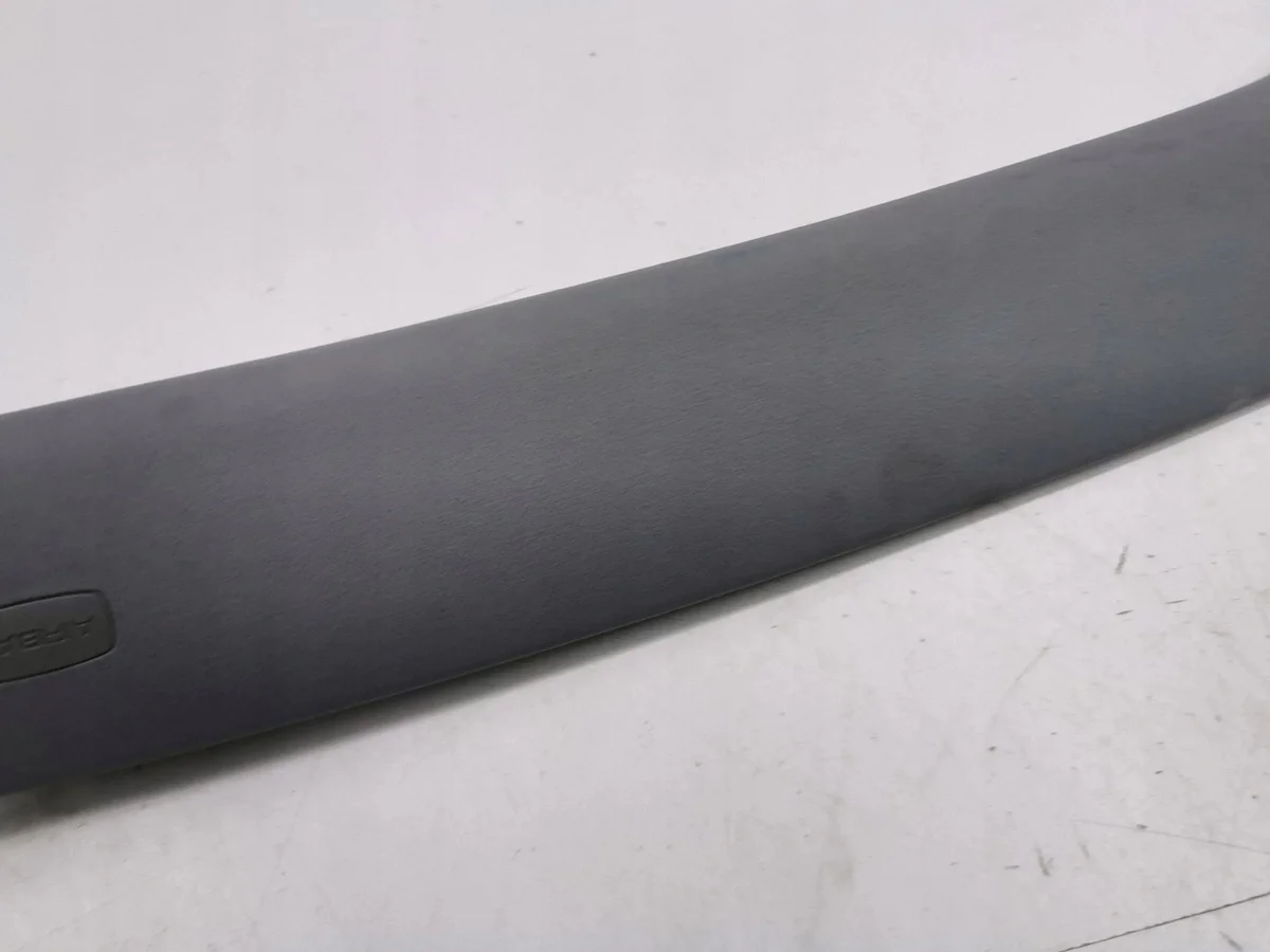 Porsche Cayenne A-stolpe täckpanel höger image 5