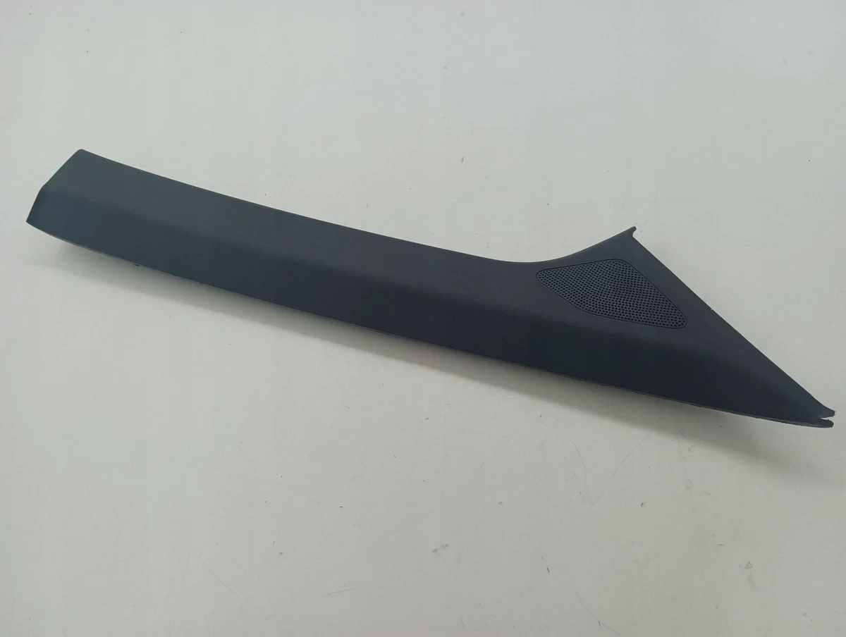 Cache montant droit SEAT ARONA 6F9867234A