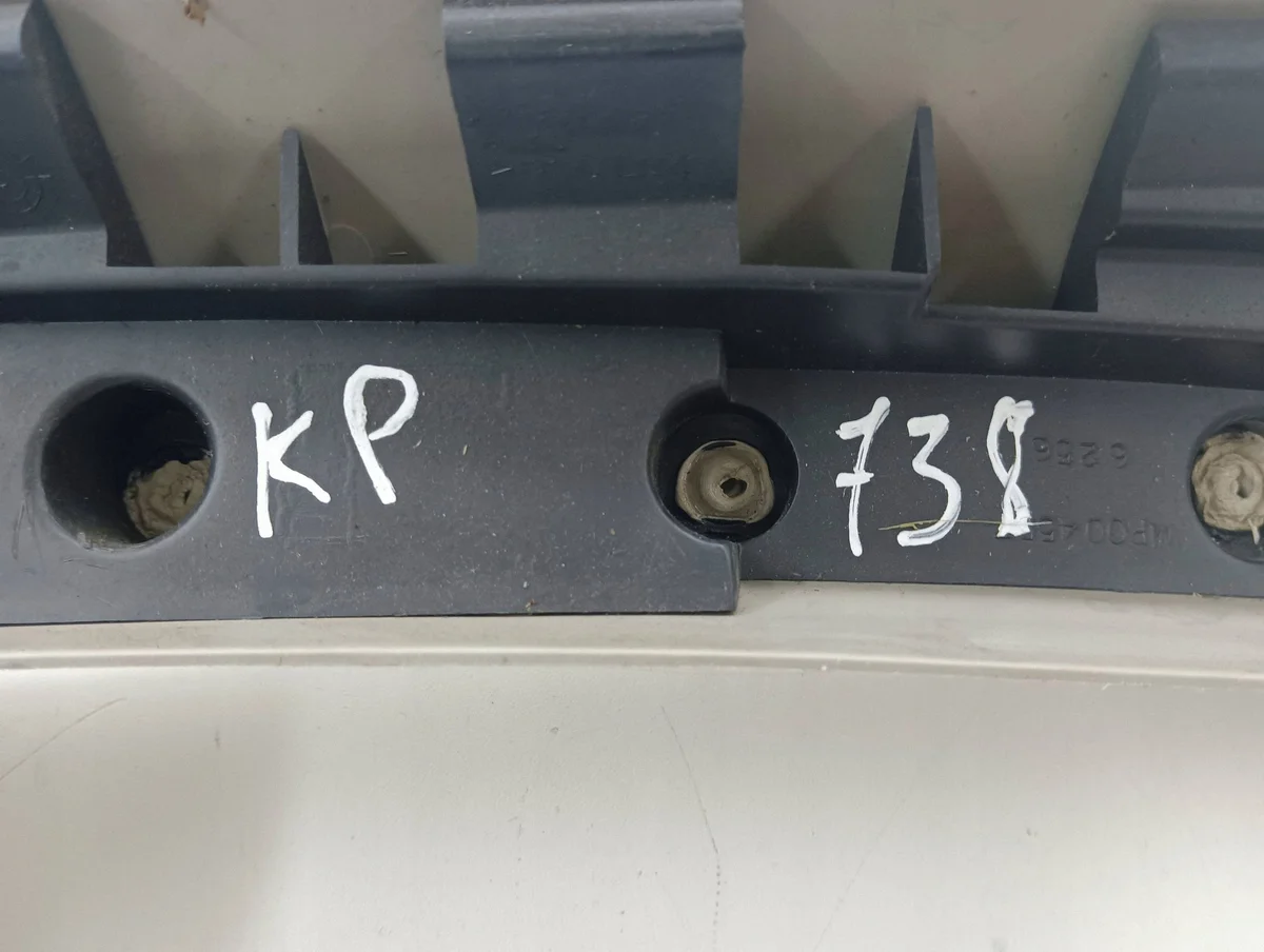 Saab 9-7X 2006 Front Windshield Pillar Trim Left image 7