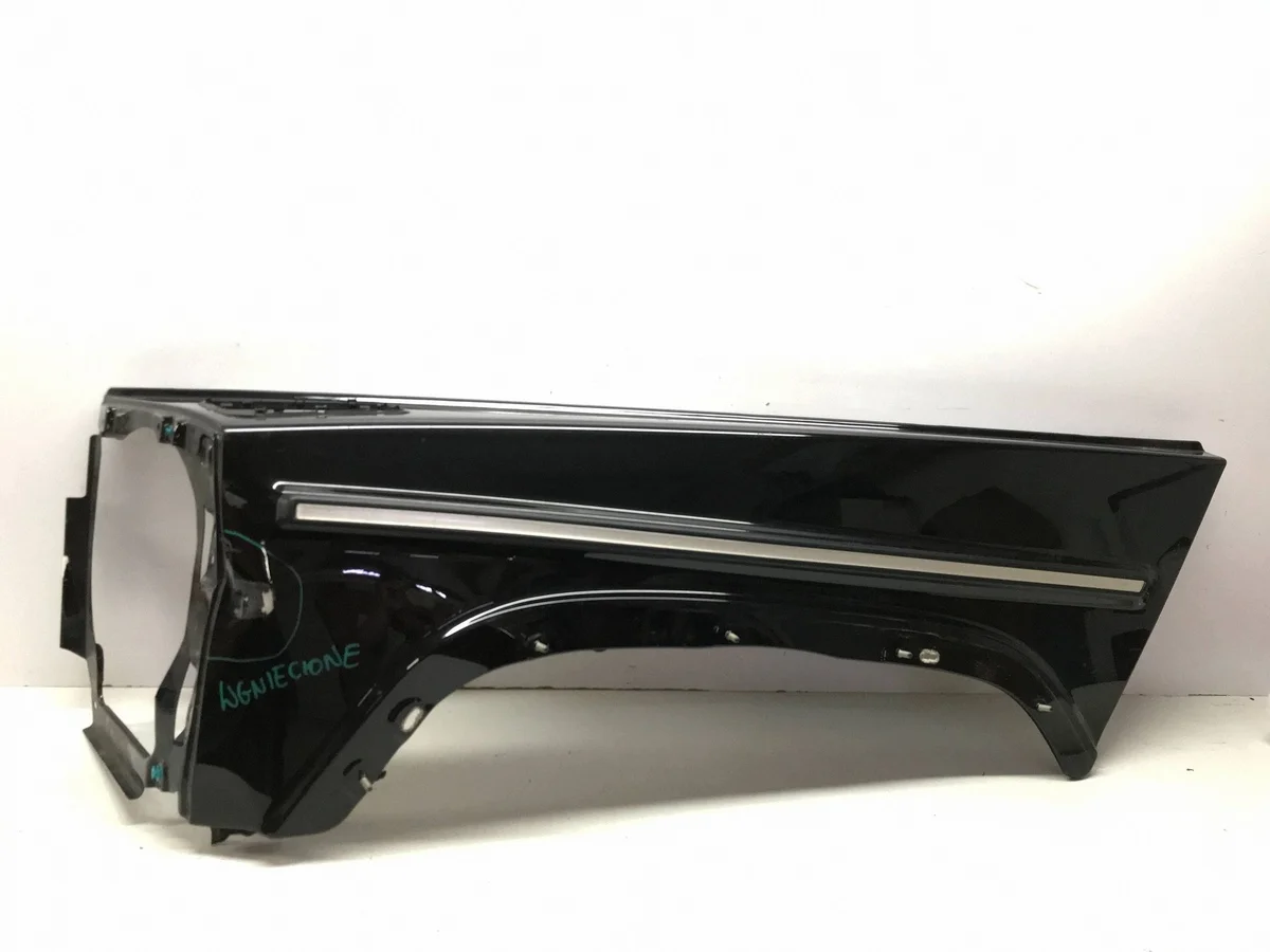 Mercedes G W463 etulokasuoja vasen
