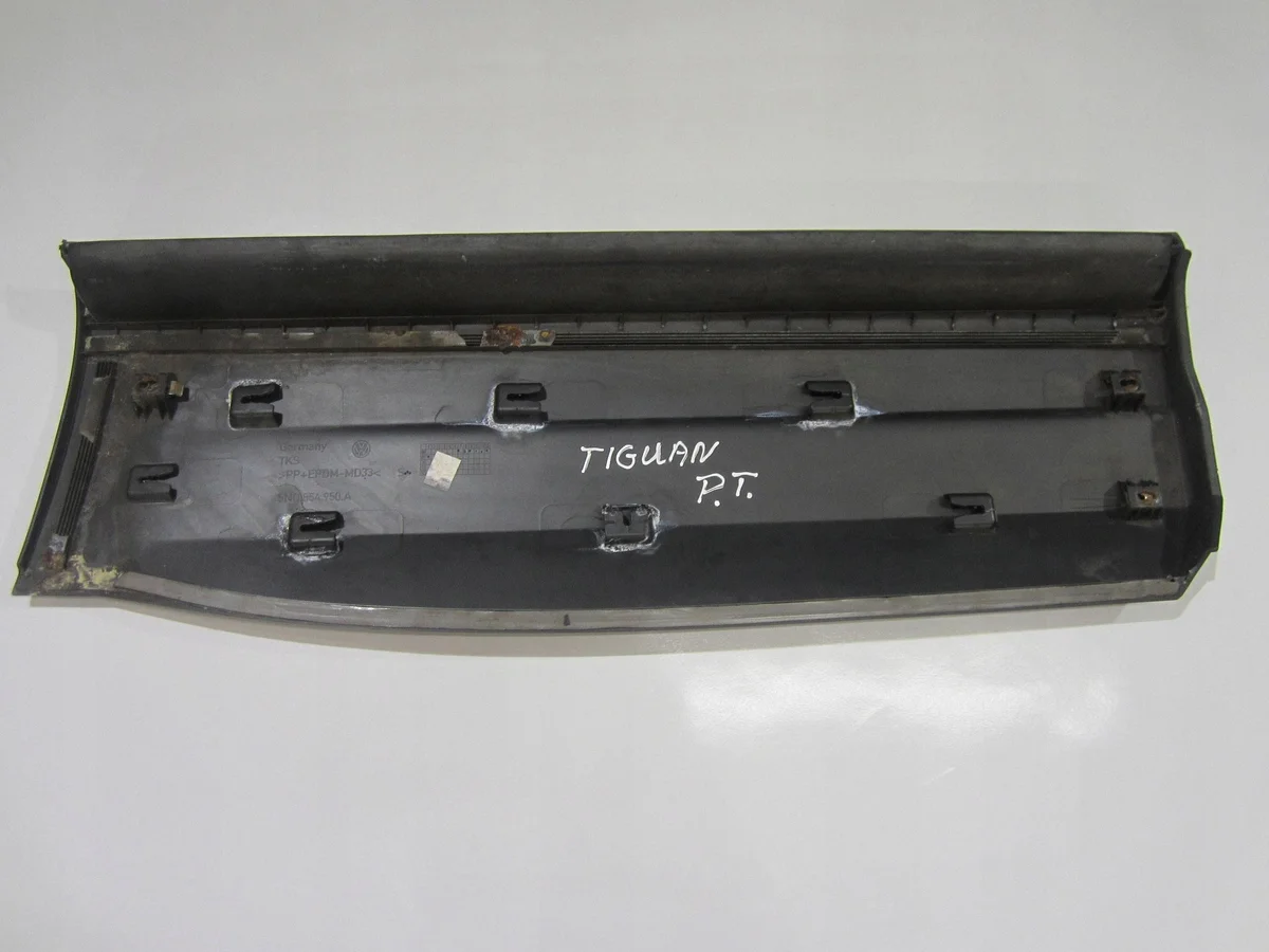 Listv höger bakdörr VW Tiguan 5N0854950A image 9