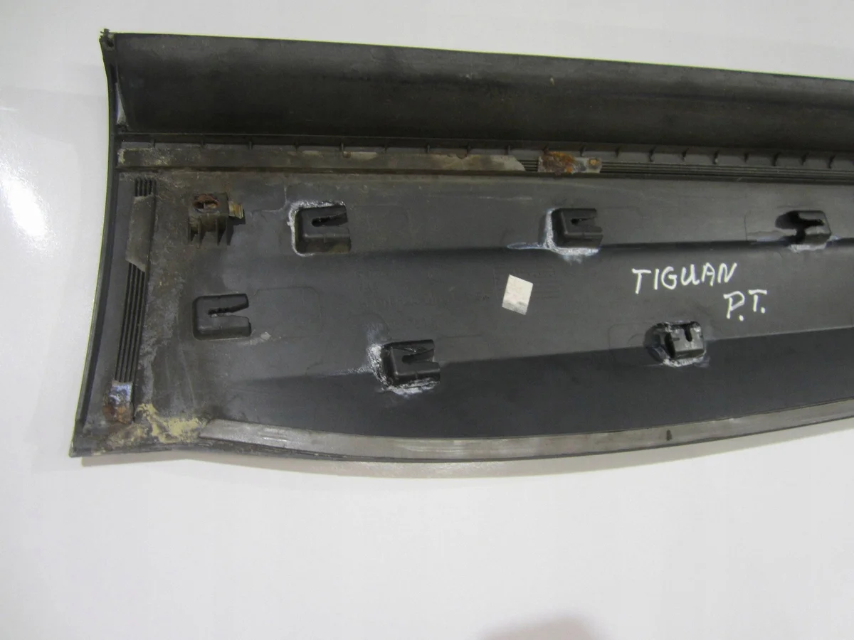 Listv höger bakdörr VW Tiguan 5N0854950A image 10