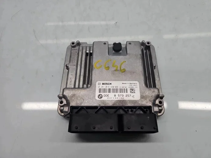 Sterownik silnika ECU BMW 5 (F10) 8573257