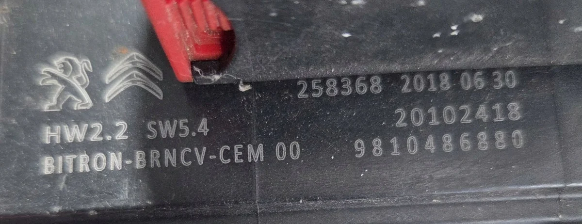 Istuinlämmittimen ohjausmoduuli Opel Crossland image 6