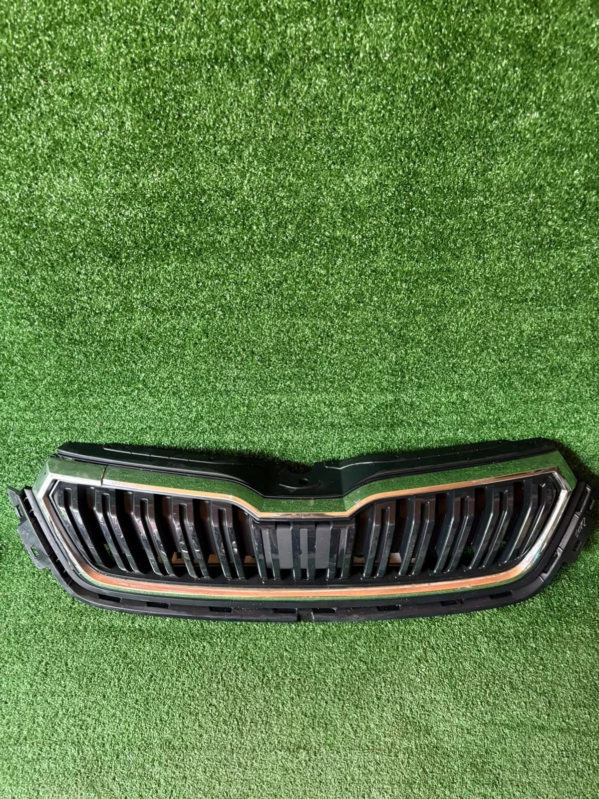 Calandre Skoda Kamiq 2019 occasion OEM 658853653A