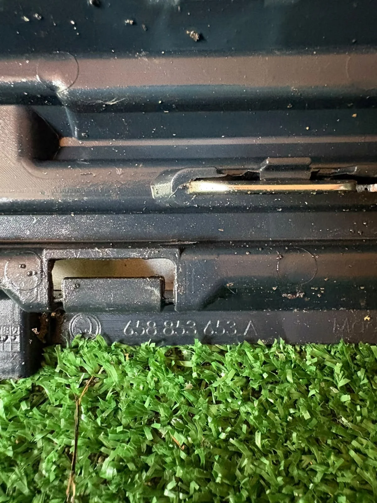 Grelha Skoda Kamiq 2019 Usada OEM 658853653A image 3