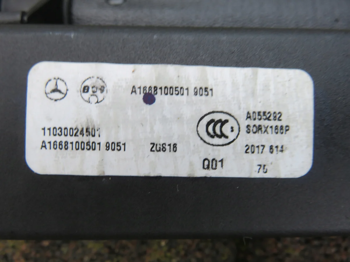 Mercedes GLS A166 2015-19 cache coffre image 4