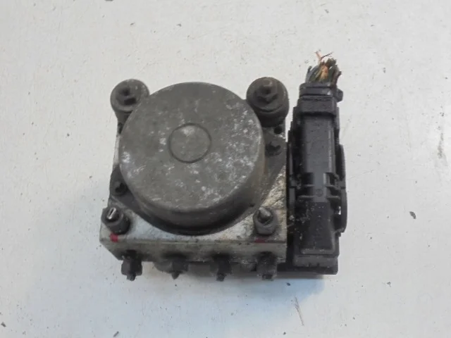 Suzuki SX4 Control Module 56110-79J10 Used