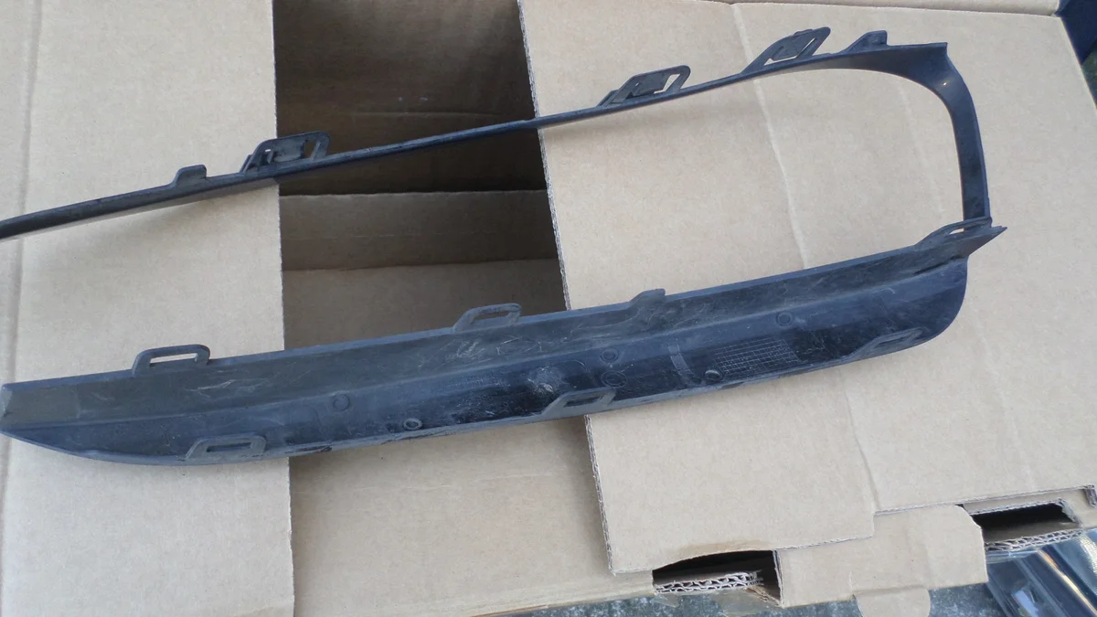 BMW Serie 3 F30 F31 LCI Moldura Parachoques Delantero Izquierdo