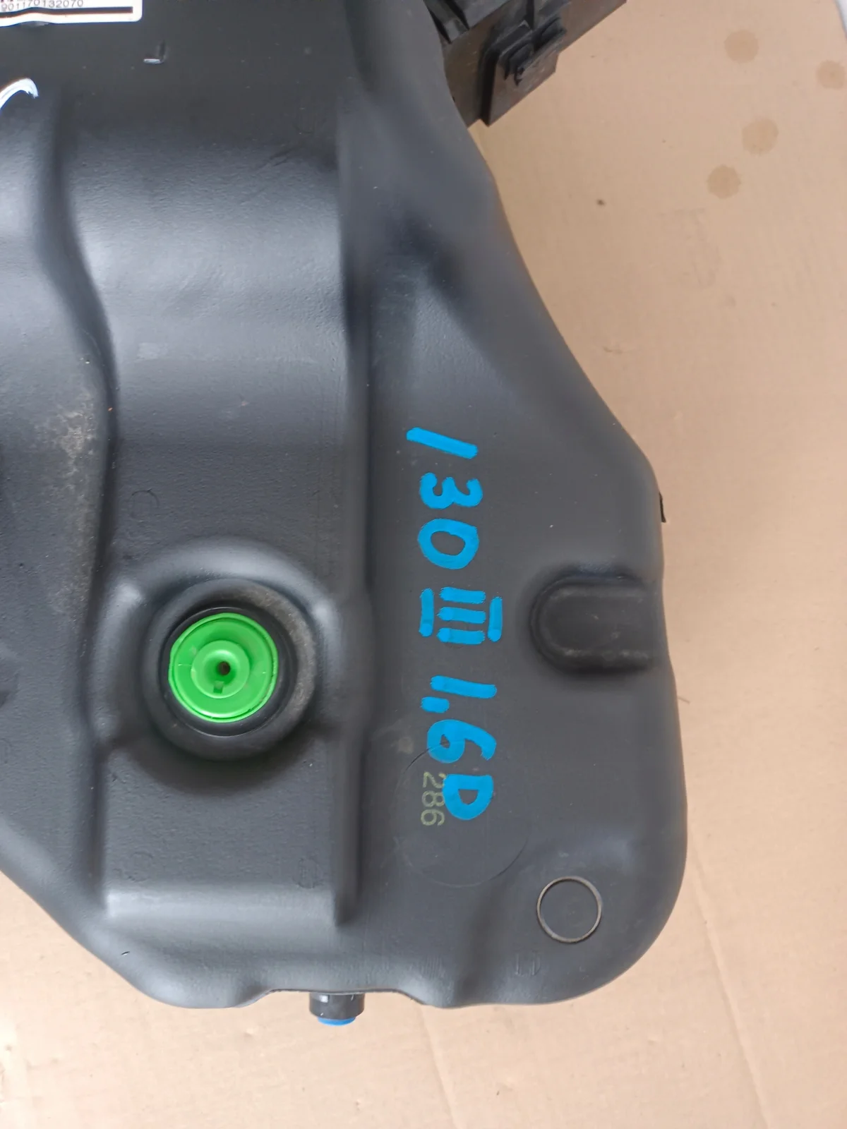 AdBlue-säiliö Hyundai i30 III 1.6 CRDI