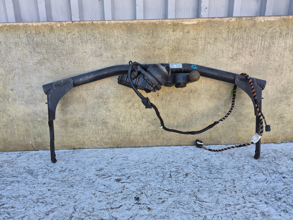 Vetokoukku VW Passat B8 Kombi 3G9803881C Q1