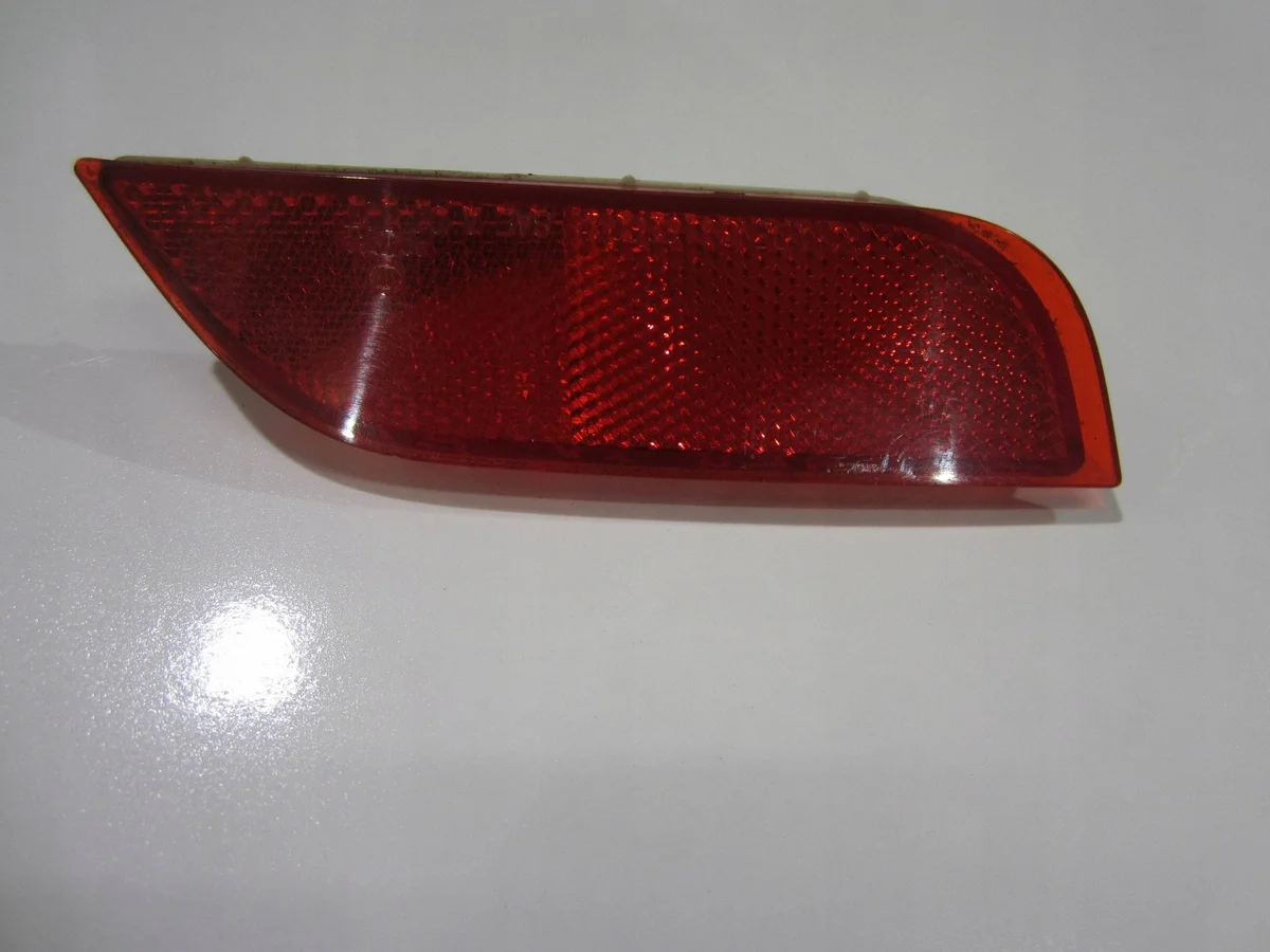 Réflecteur arrière droit Subaru Impreza 32302R