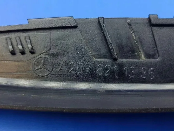 Cadre feu arrière Mercedes E C207 W207 image 8