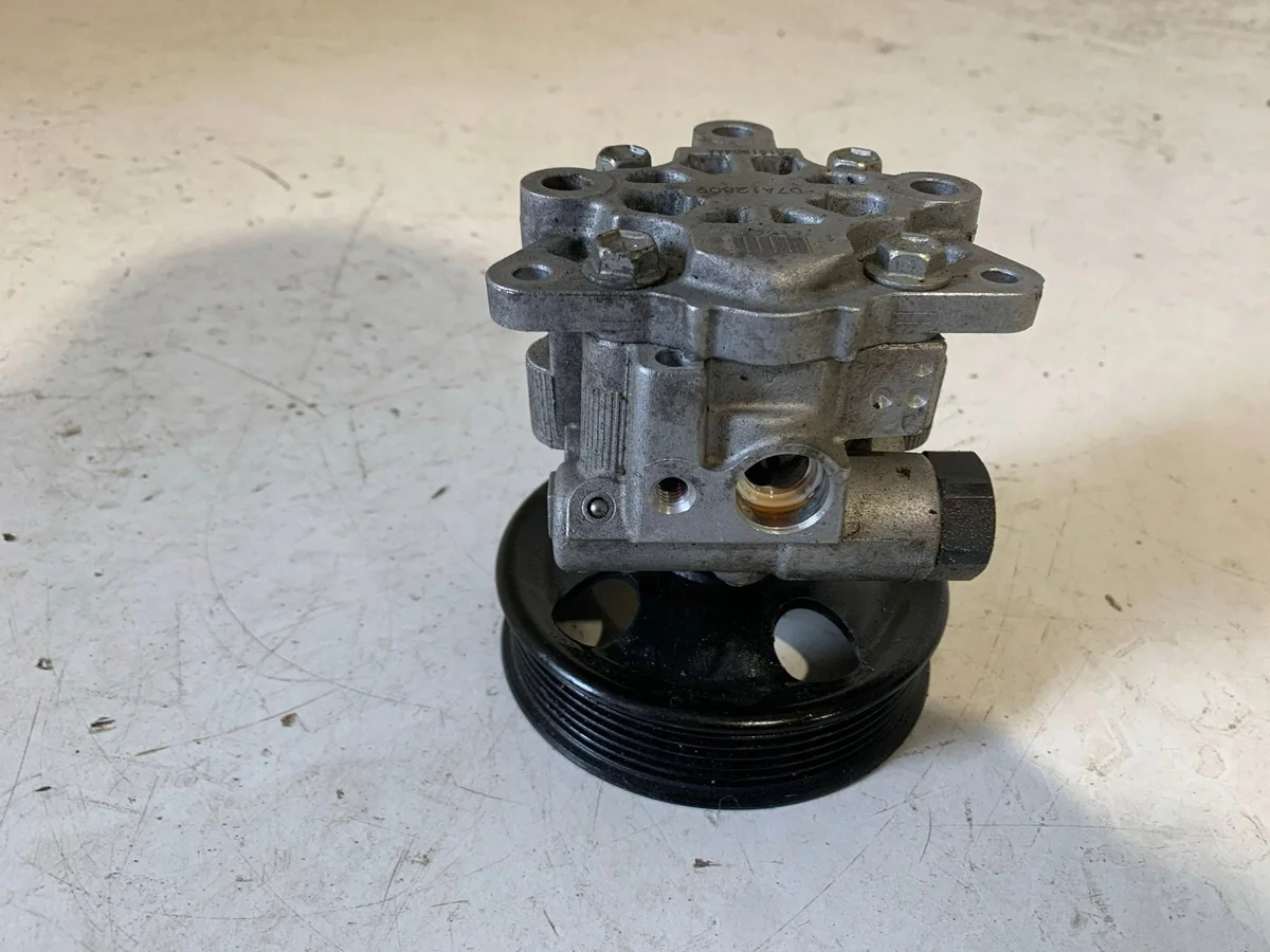 Ohjaustehostimen pumppu Chrysler 300C II image 3