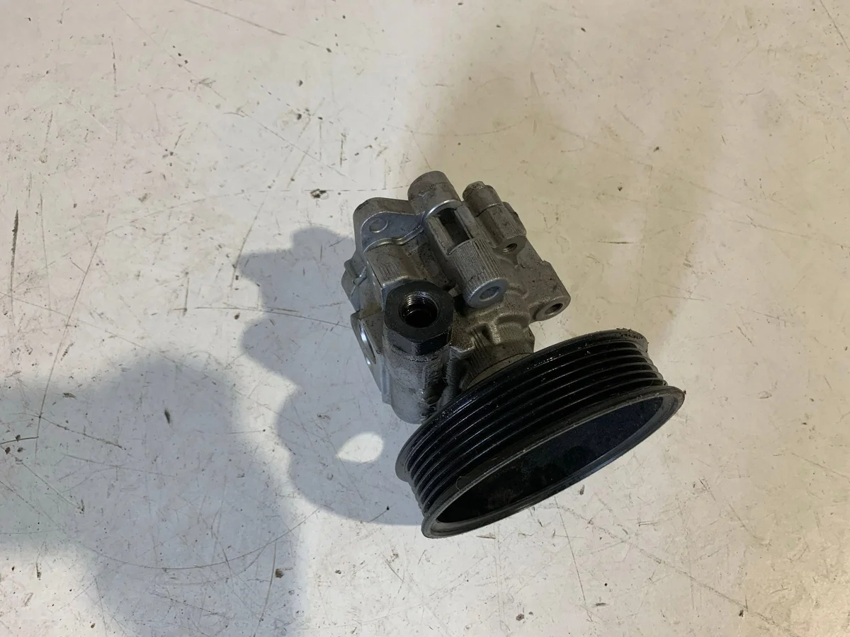 Ohjaustehostimen pumppu Chrysler 300C II image 6