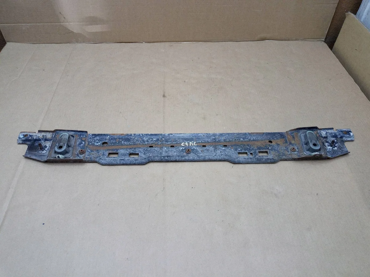 Support radiateur Citroen C4 Spacetourer 8907638001
