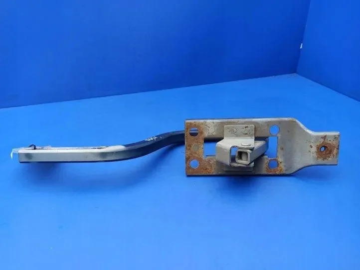 Jaguar XJ X308 2000 Right Trunk Hinge image 6