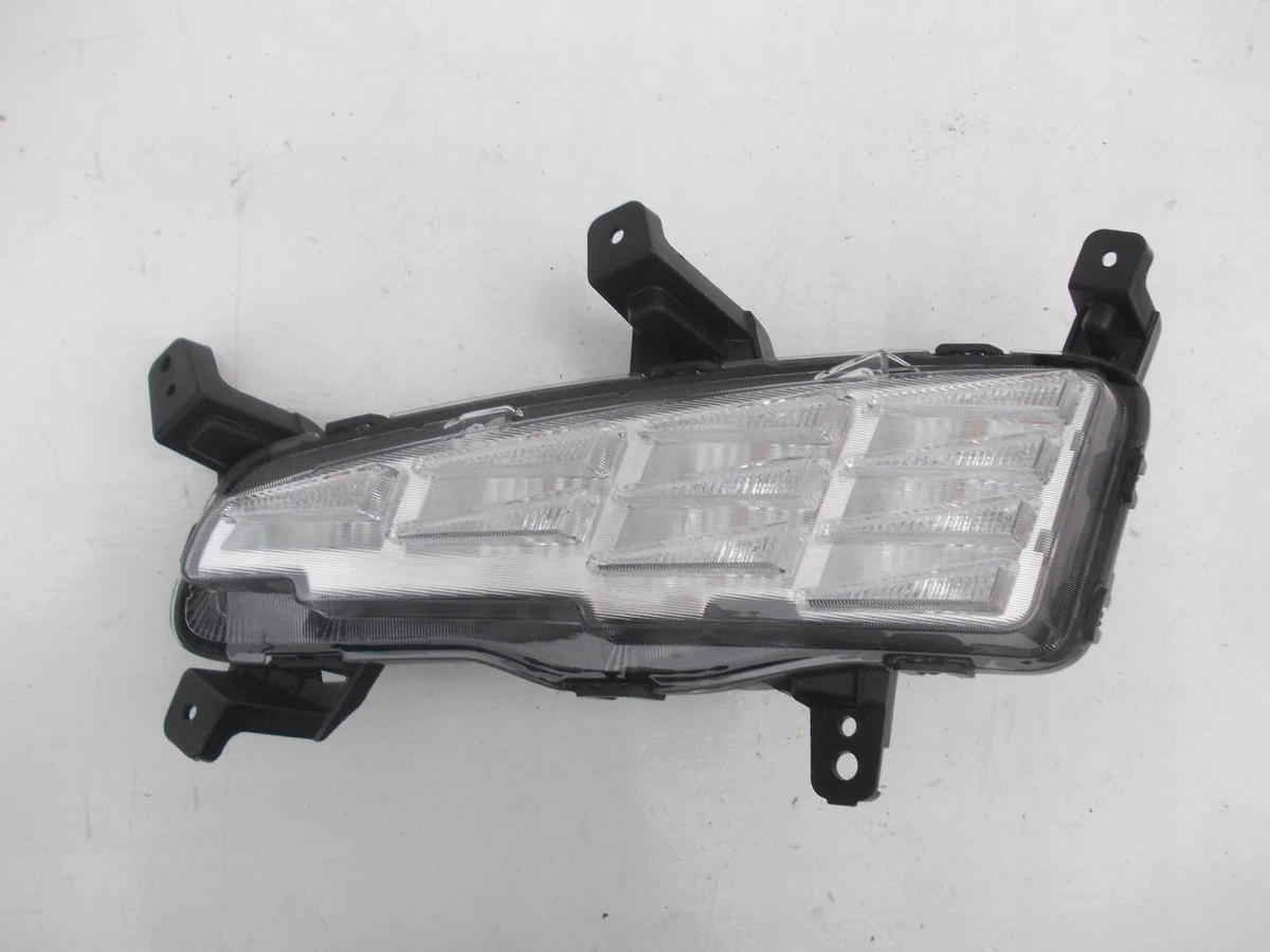Farol Esquerdo DRL Hyundai i30 III 92207-G4200 image 3