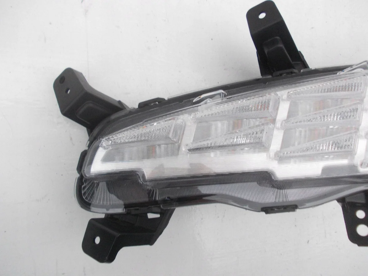 Farol Esquerdo DRL Hyundai i30 III 92207-G4200 image 4