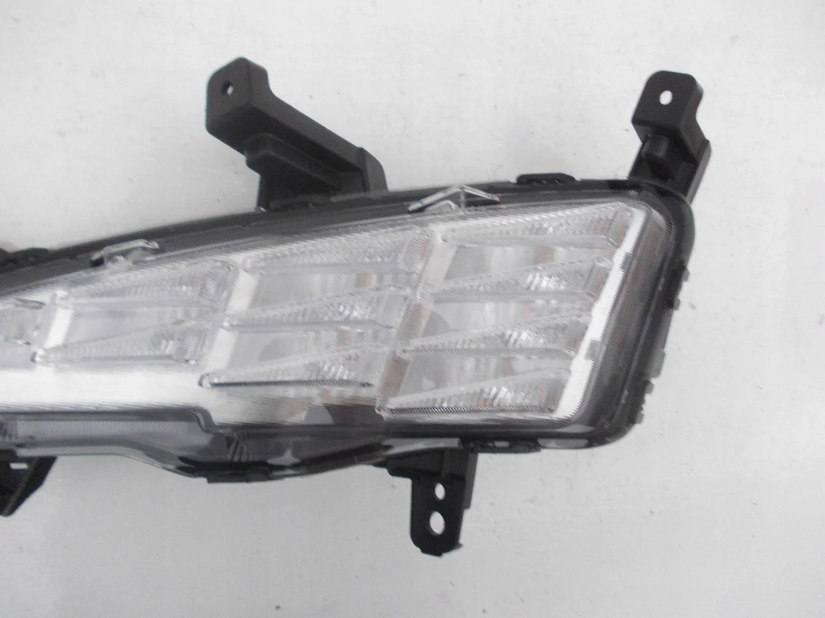Farol Esquerdo DRL Hyundai i30 III 92207-G4200 image 5