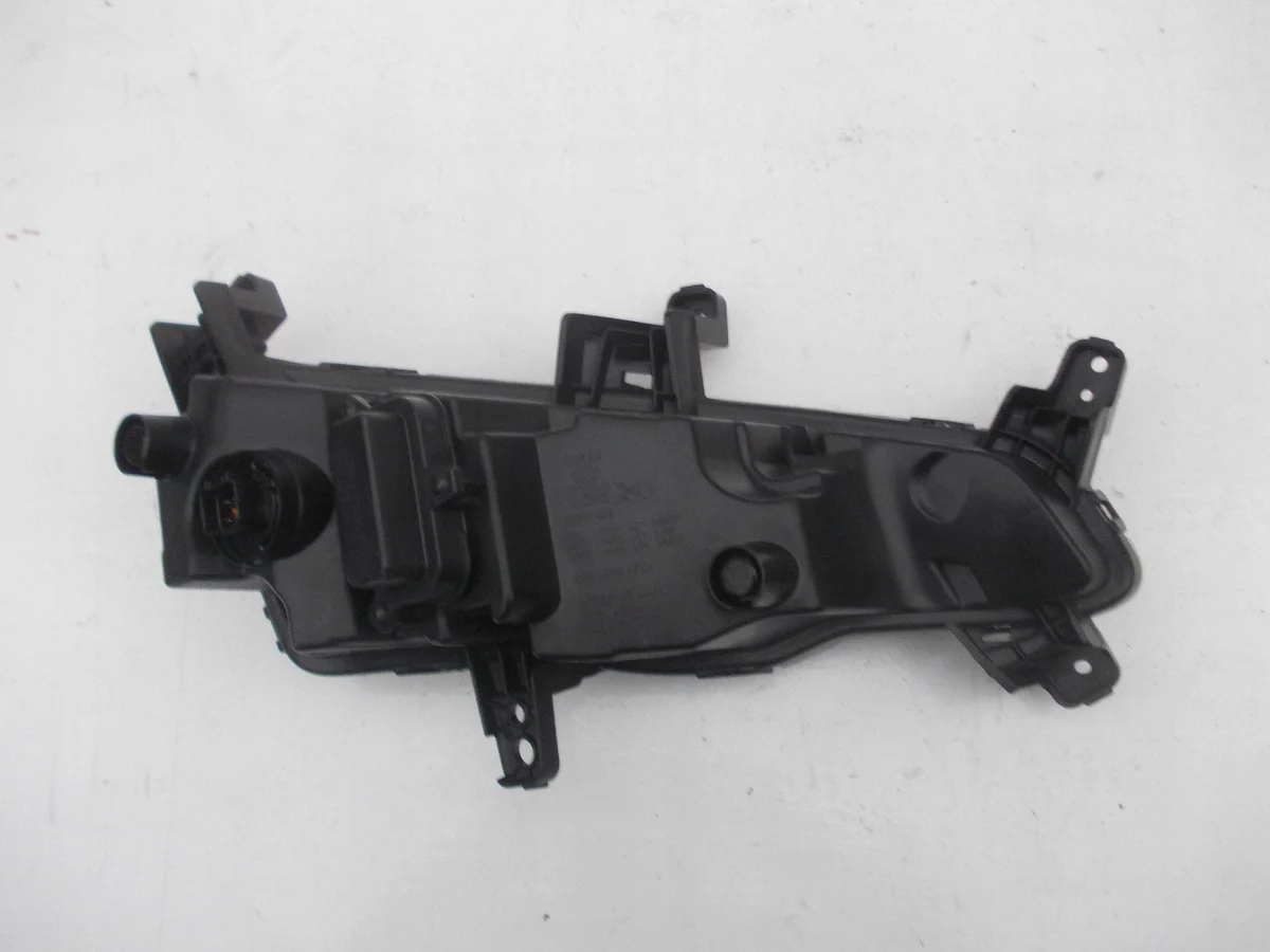 Farol Esquerdo DRL Hyundai i30 III 92207-G4200 image 6