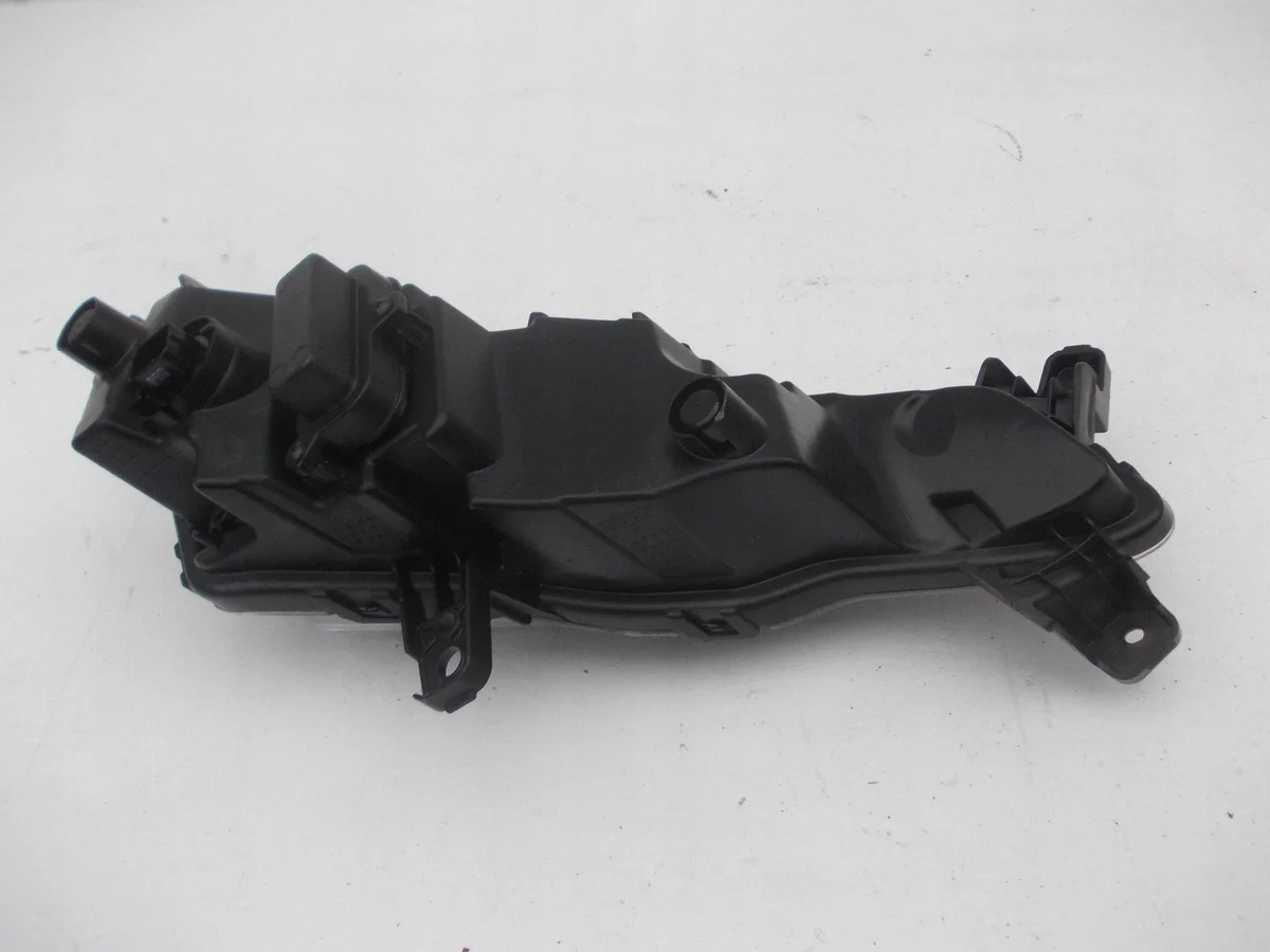 Farol Esquerdo DRL Hyundai i30 III 92207-G4200 image 7