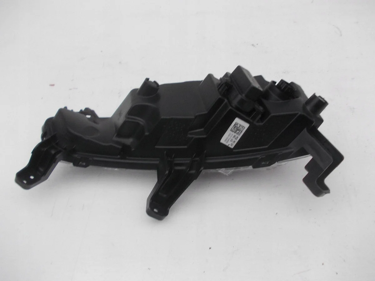 Farol Esquerdo DRL Hyundai i30 III 92207-G4200 image 8
