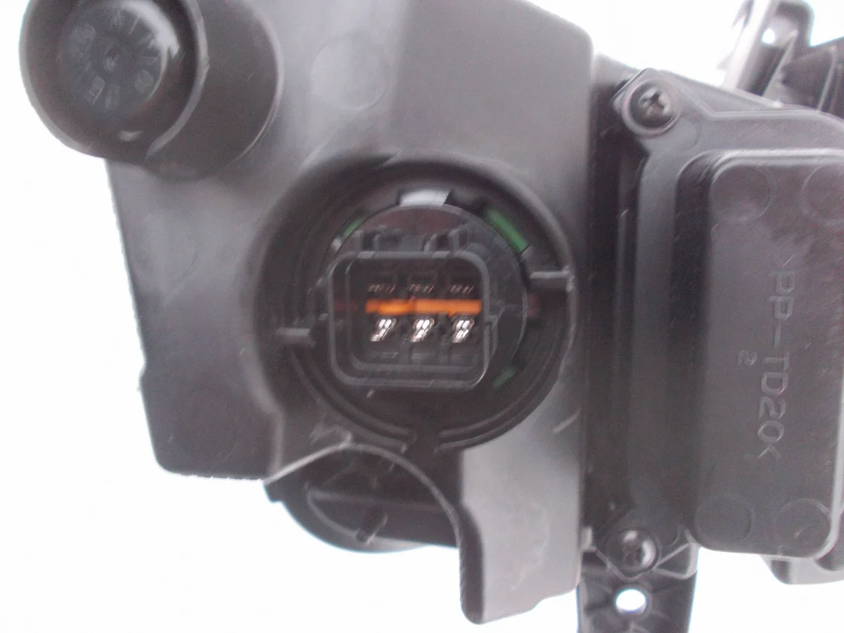 Farol Esquerdo DRL Hyundai i30 III 92207-G4200 image 9