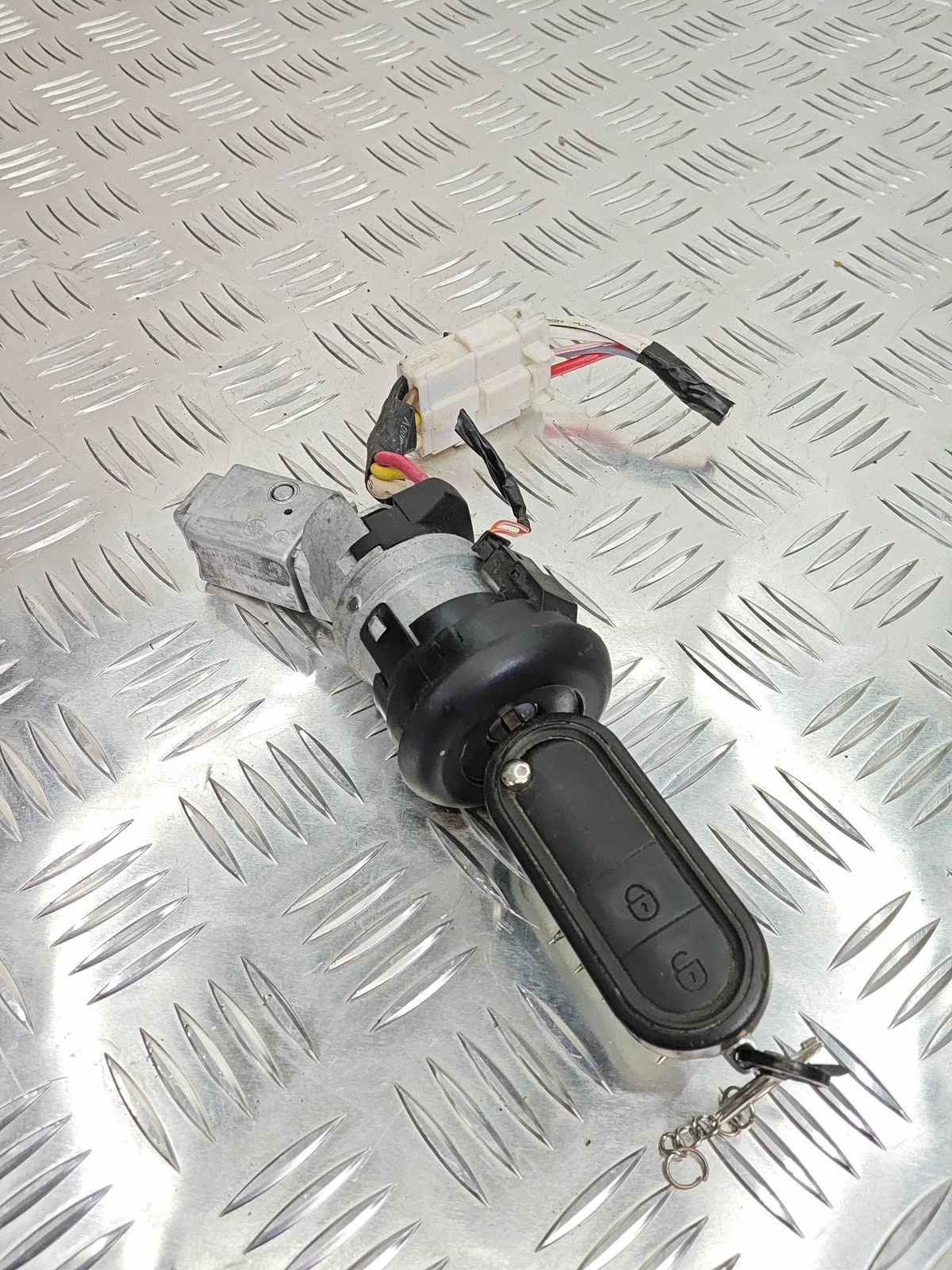 Cilindro de cerradura MG MG3 II 30004823