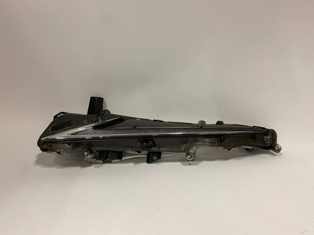 LED DRL-valo Lexus IS II 250 300 16-19 vasen