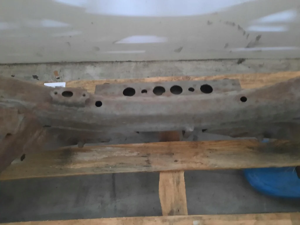 Toyota Avensis T25 Viga Suspensión Trasera image 4
