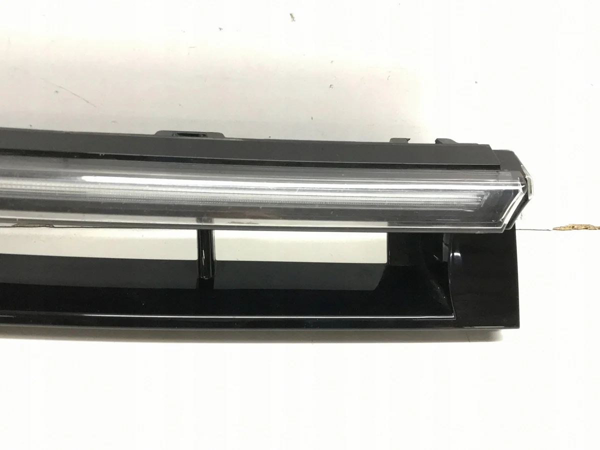 VW Passat B9 oikea LED sumuvalo 3J0941654