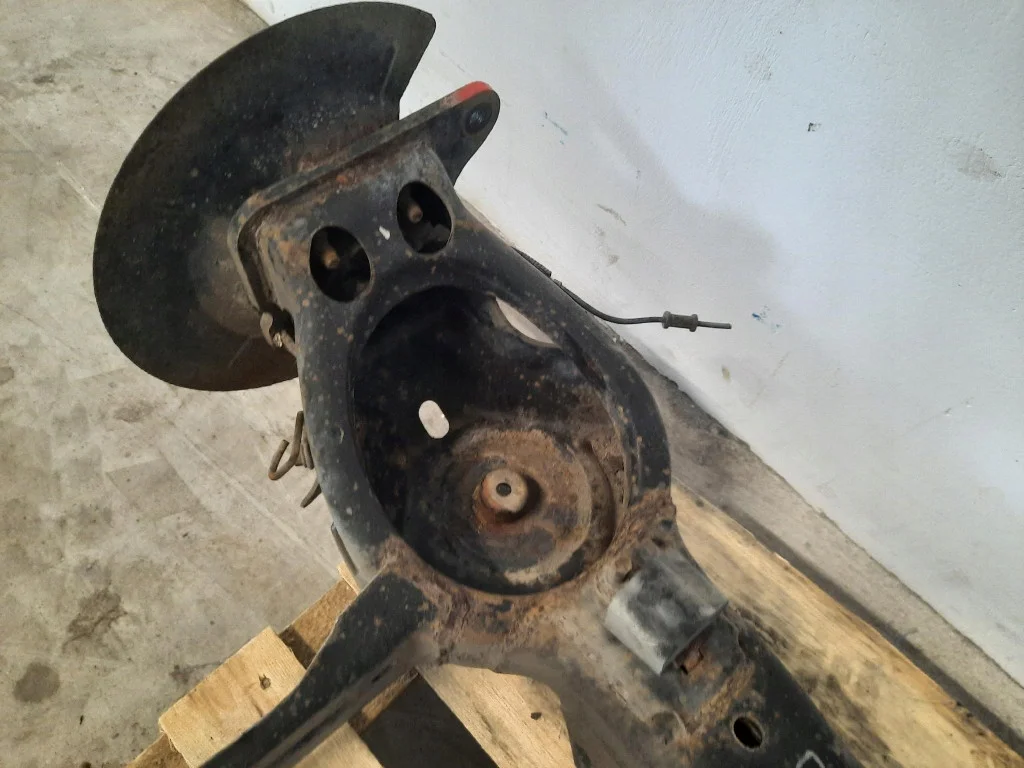 Ford Freestar Hinterachsträger gebraucht W-15152- image 3