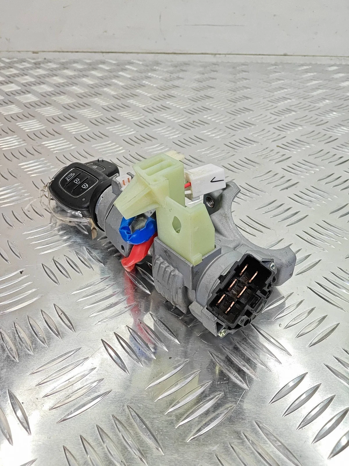 Hyundai Bayon Ignition Switch ZDC1 Used